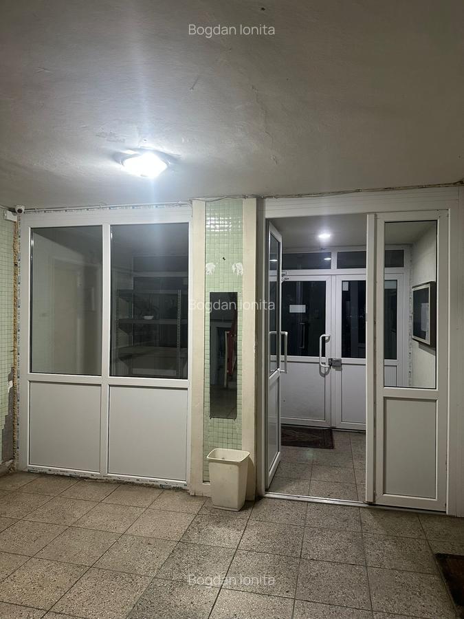 Apartament 3 Camere -Decomandat - Etaj 2/10 - La Metrou Dristor - 7 Apartament 3 Camere -Decomandat - Etaj 2/10 - La Metrou Dristor - 7