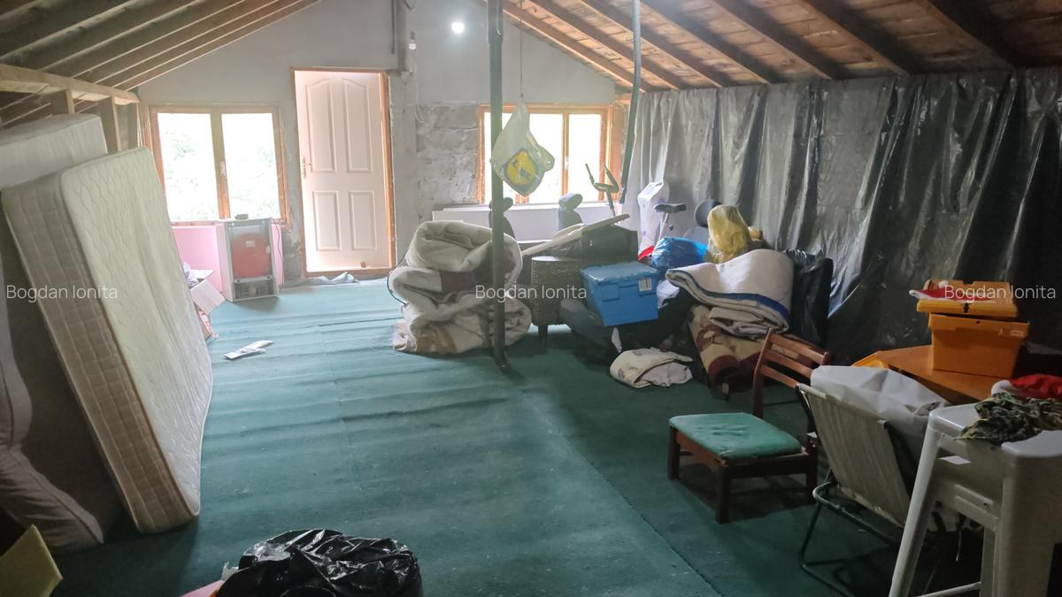 Casă cu 5 camere în Giulești - 61