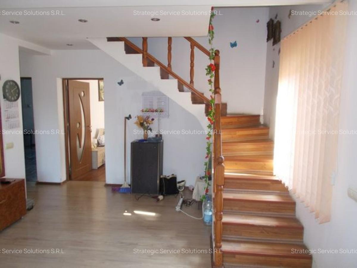 Vila, P+M, Giroc, vatra satului, 5 camere, teren 274mp - 3