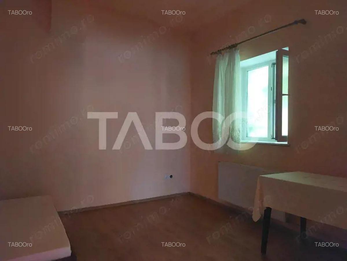Apartament la casa 52 mp 2 camere terasa pivnita central Cisnadie - 11