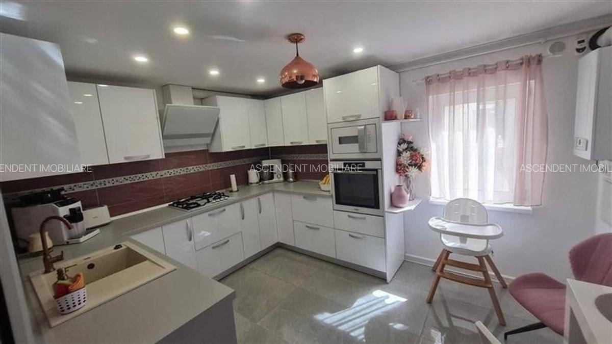 Apartament cu 3 camere decomandat în Central - 2