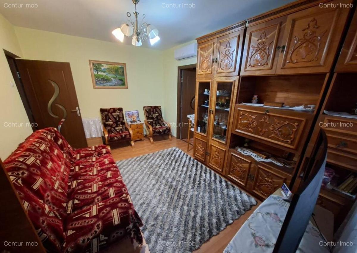 Zona Orizont - 3 camere semidecomandat/balcon/mobilat/centrala/ etaj 2 - 3