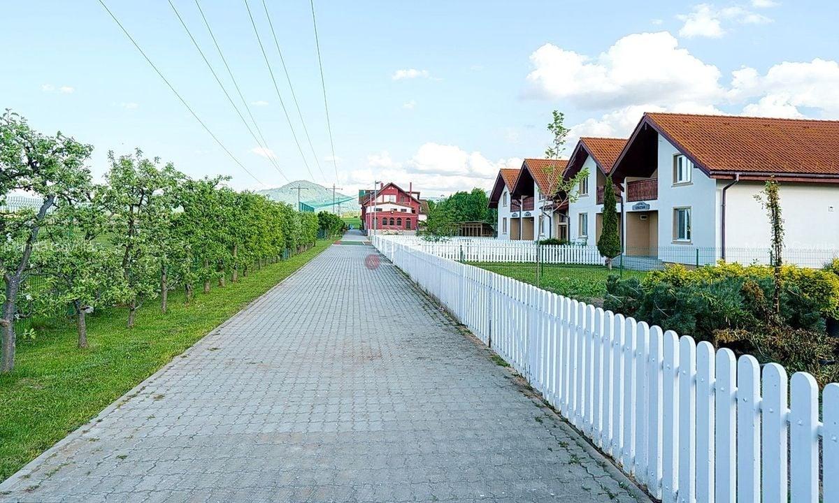 Casă cu 5 camere în Tohanu Nou - 12
