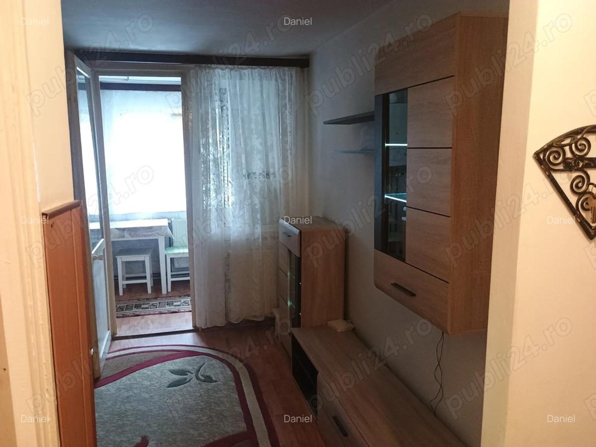 Ofer spre inchiriere garsoniera zona 0 Brasov - 4
