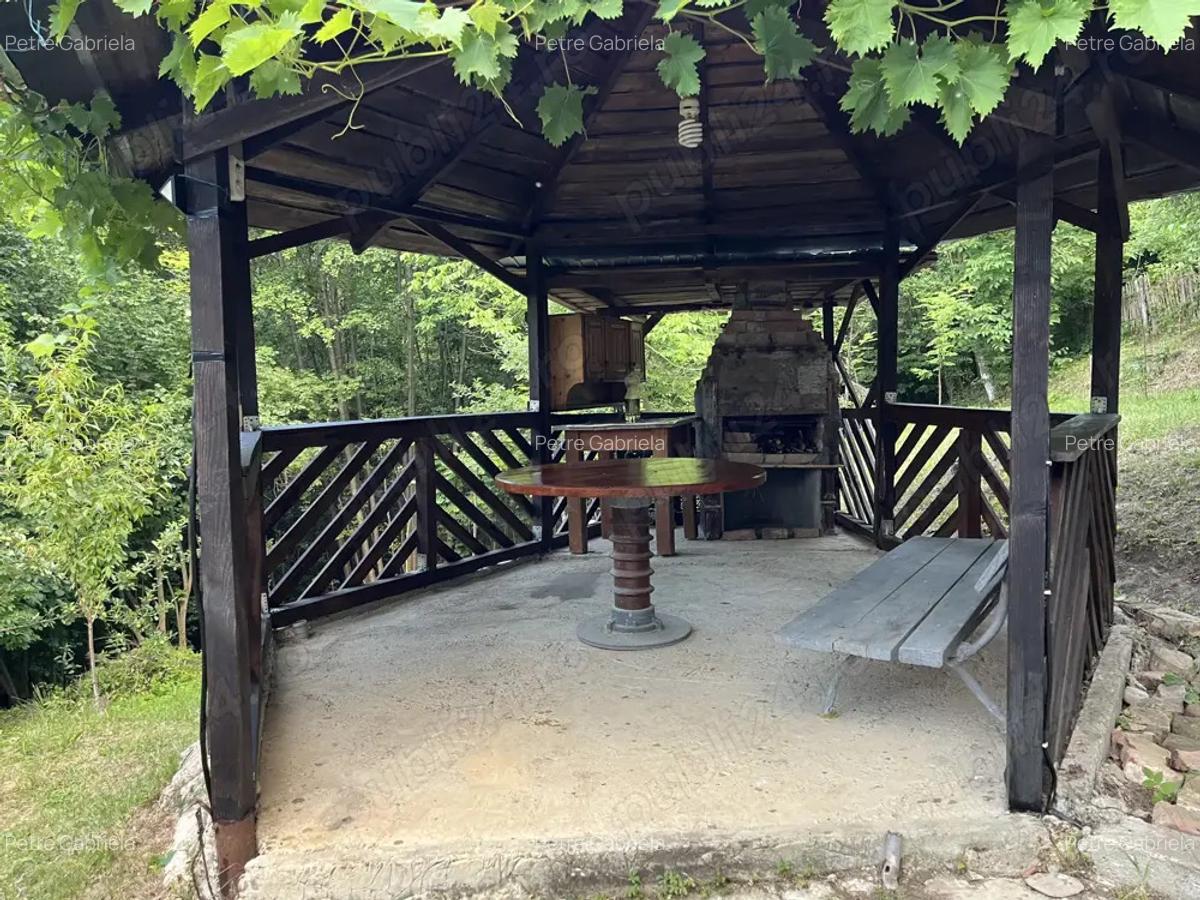 Casa situata intr-o zona superba - 6