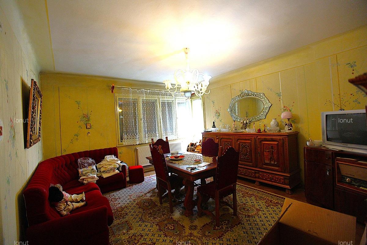 Apartament cu 4 camere decomandat în Centrul Istoric - 3