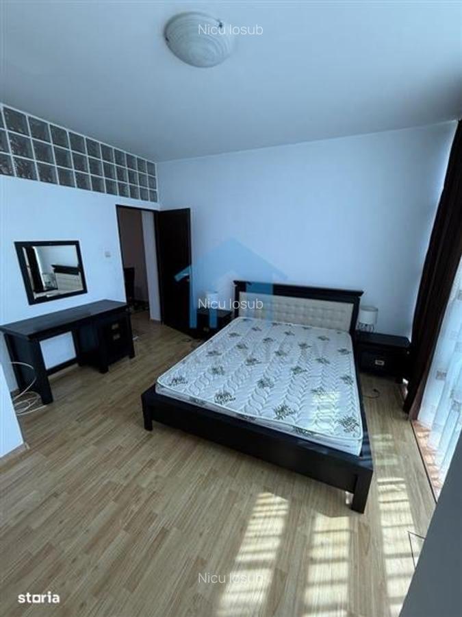 Apartament 3 camere, Piata 1 Mai - 5