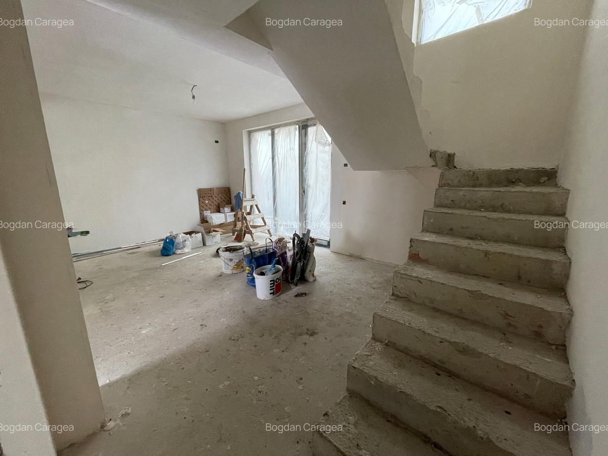 Casă cu 5 camere în Metalurgiei - 10