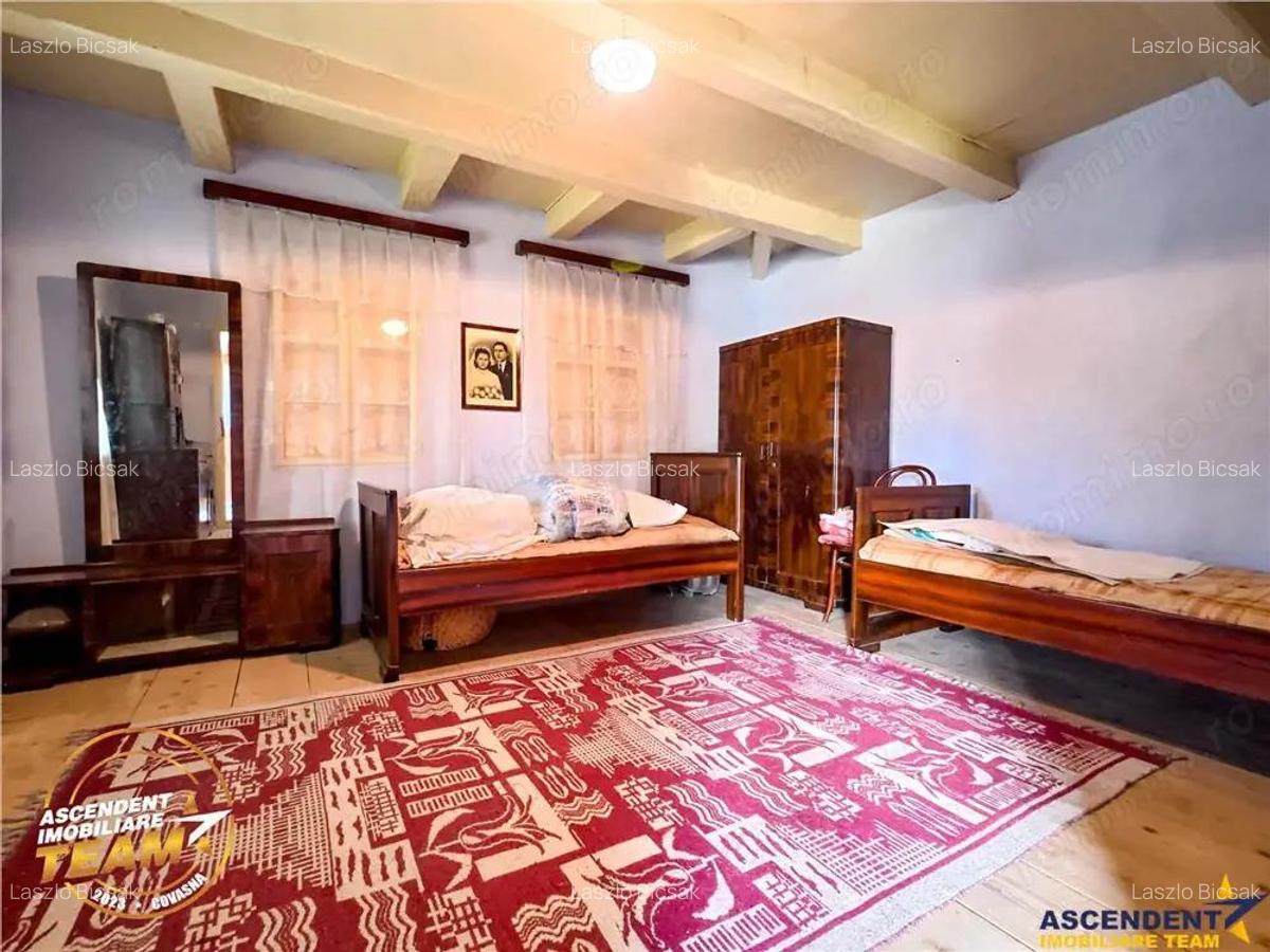 Casa traditionala din lemn, cu sura din piatra, Arcus, Covasna. - 11