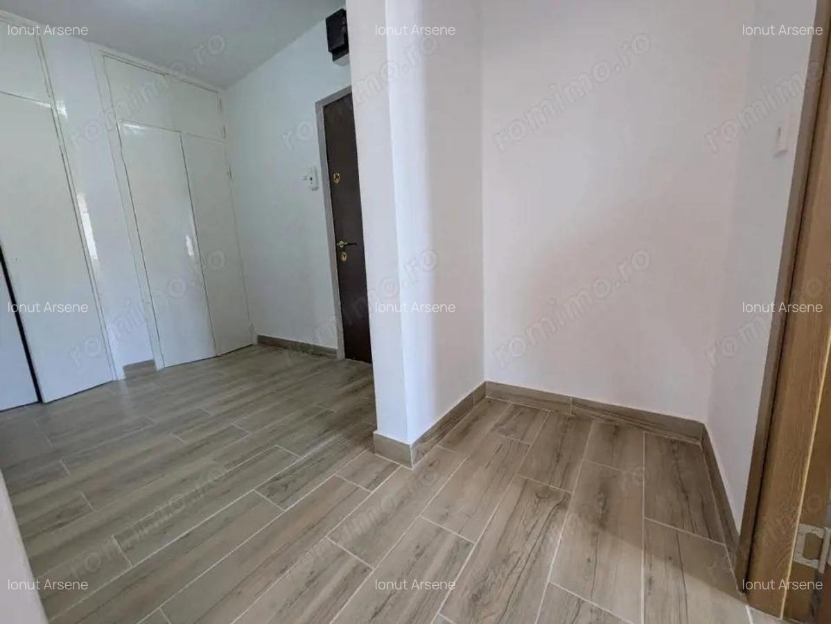 Orizont - STRADAL, Apart 2 cam decomandat, renovat, balcon lung - 2