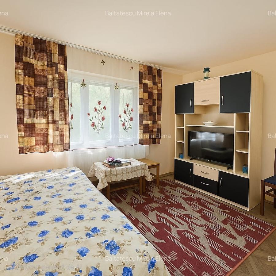Casă tradițională într-un peisaj de vis – Vâlcănești - 4
