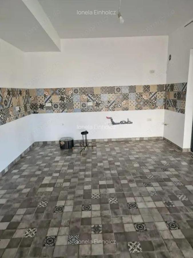 Duplex 4 camere, 154 mp utili, cu garaj si 2 fronturi stradale - Mosinita Noua - 12