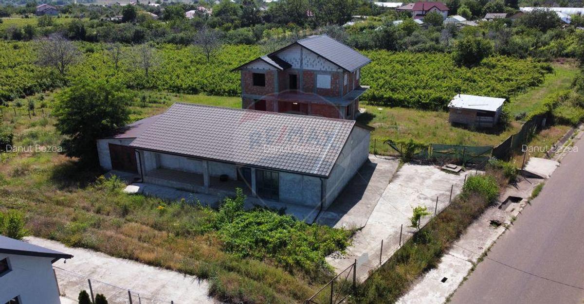 Casa sau Spatiu Dumbraveni langa DN E85 - 5