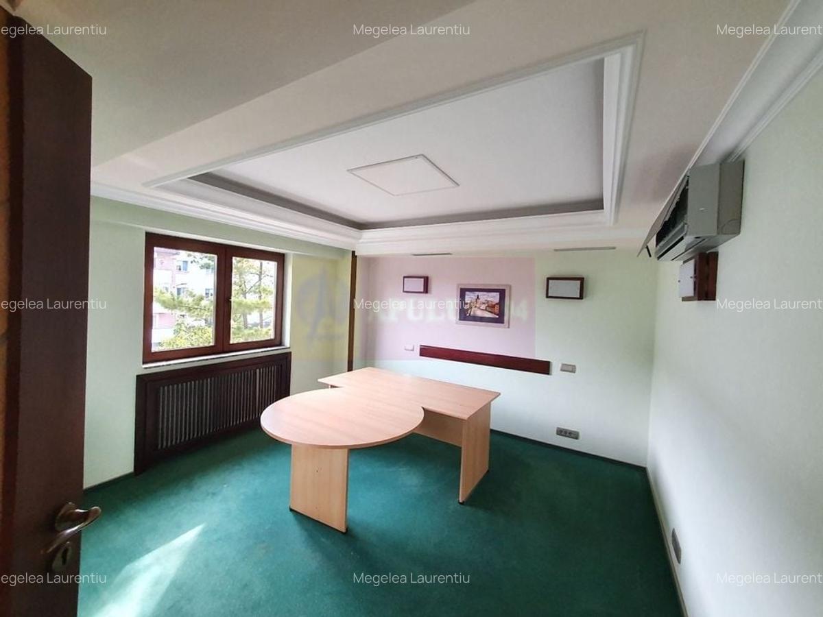 Apartament cu 3 camere de vanzare in Campina - Zona ultracentrala - 3