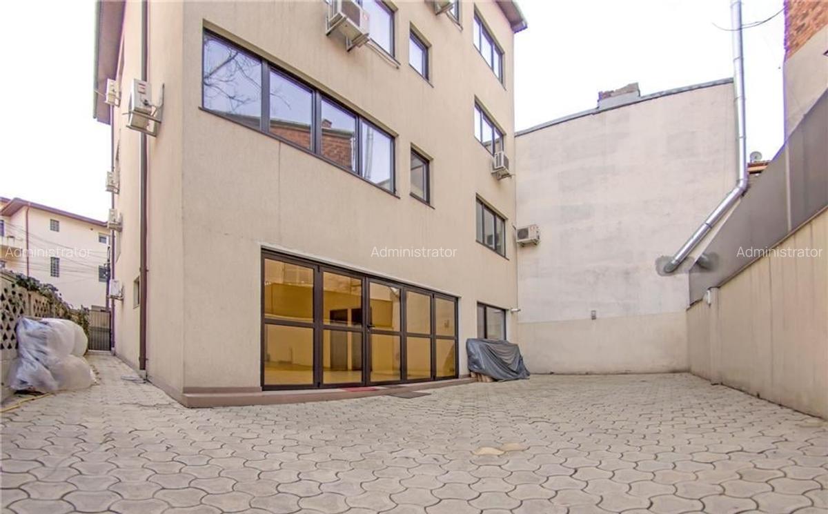Piata Victoriei/A.I.Cuza-imobil birou ,12 camere,450mp - 11