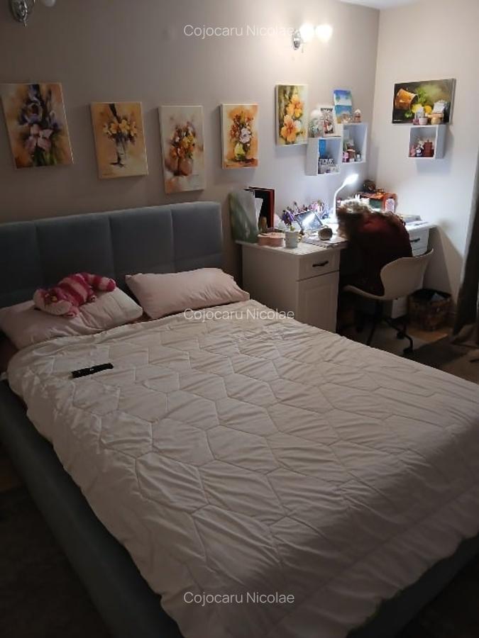 Casa parter+ etaj, zona complex unirii - 4