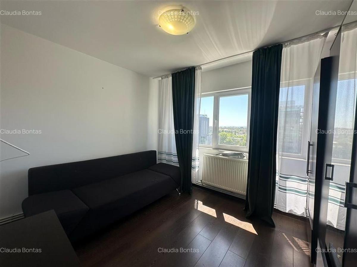 Apartament cu 3 camere semidecomandat în Central - 6
