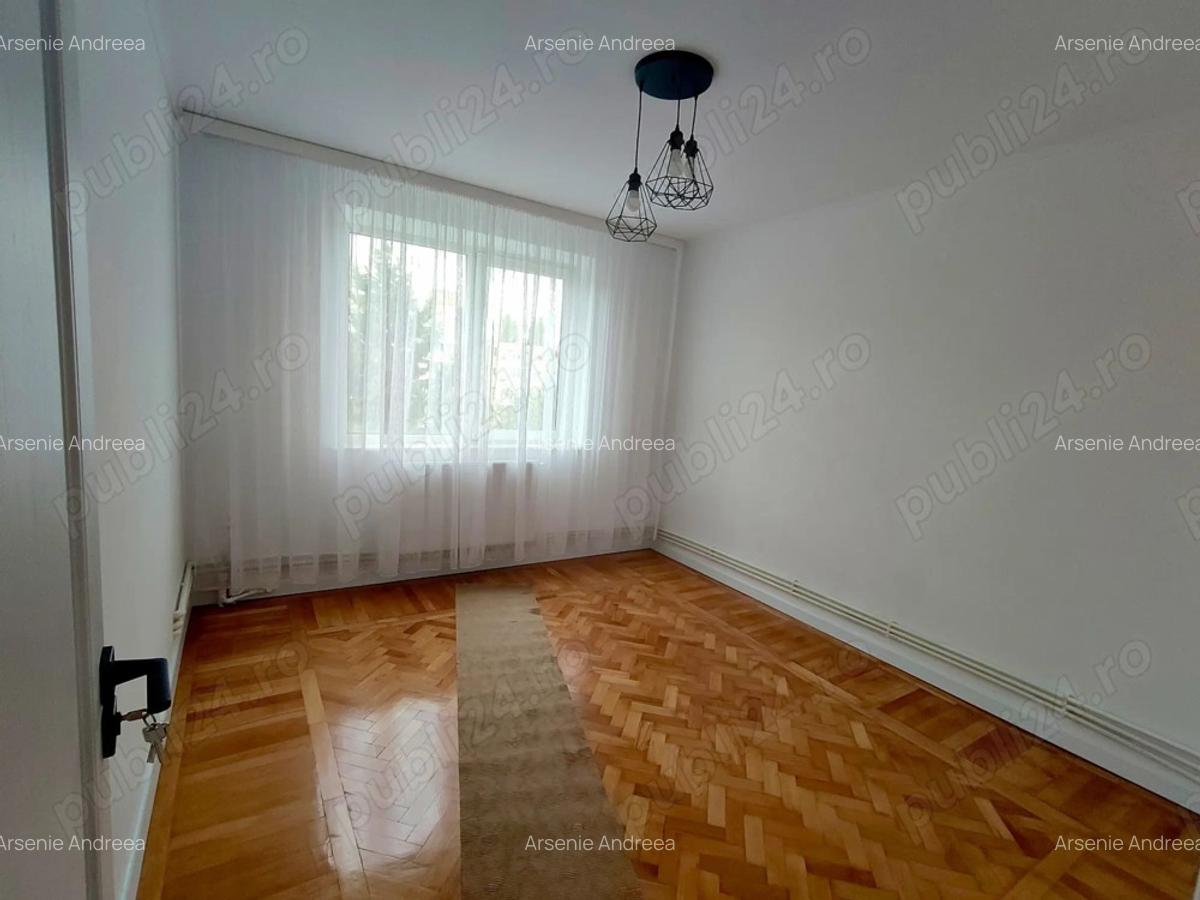 Vand Ap 3 camere Zona Capitol Tomis II - 2