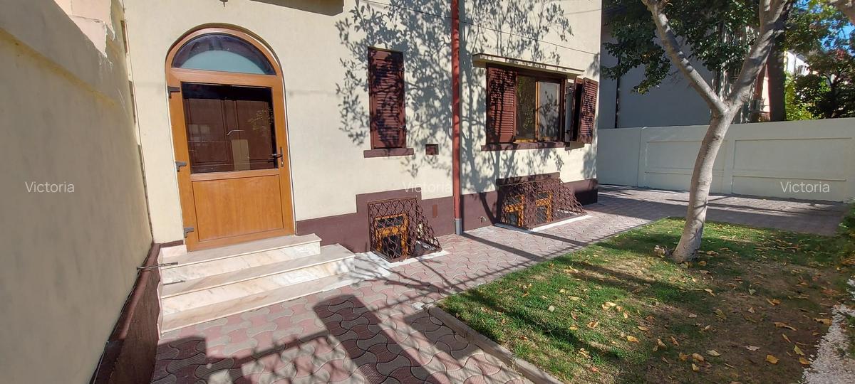 P-ta Alba iulia -strada cu Magnolii,5 camere,renovata,libera,vila eleganta - 3