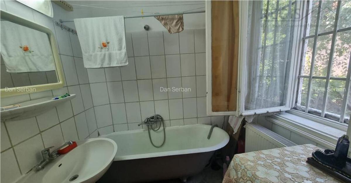 Apartament de doua camere la casa , cu gradina zona centrul - 8