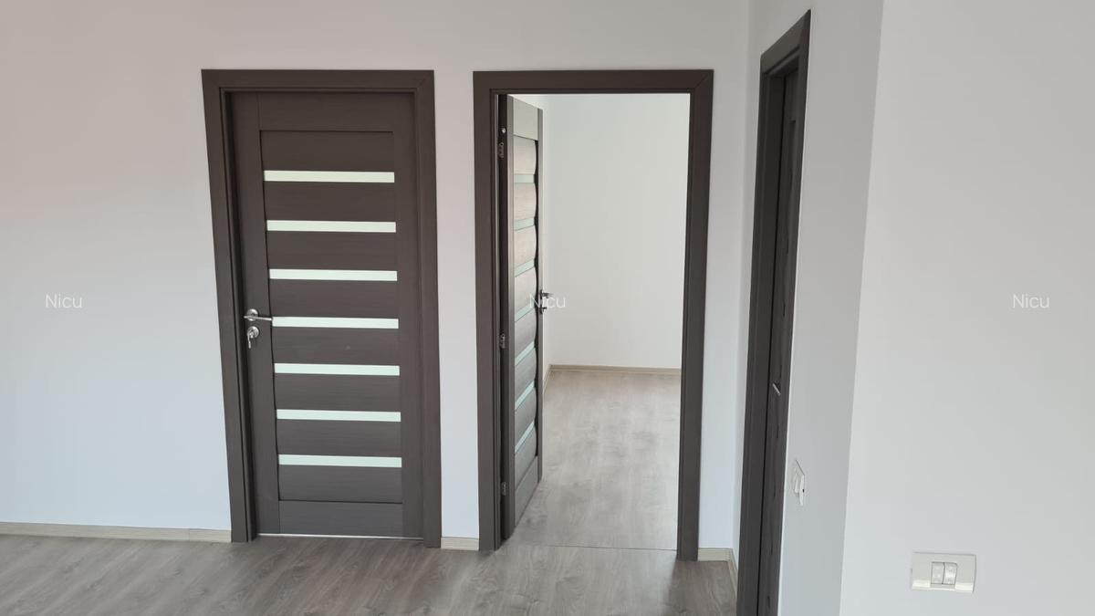Casă cu 5 camere în Est - 3