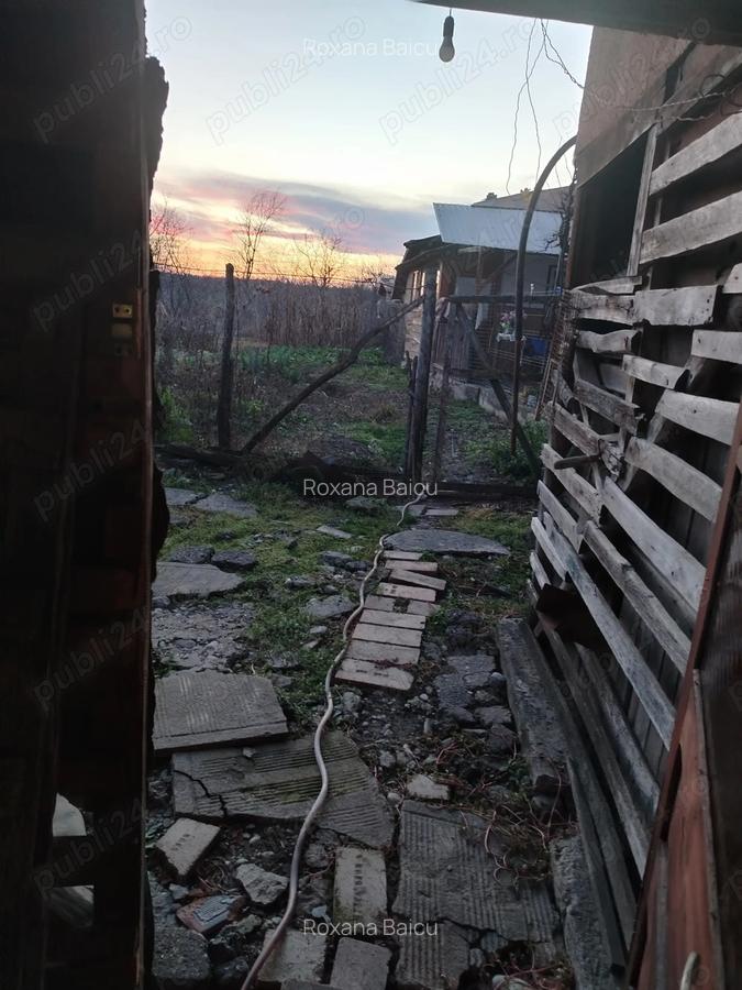 Casa batraneasca plus teren - 5