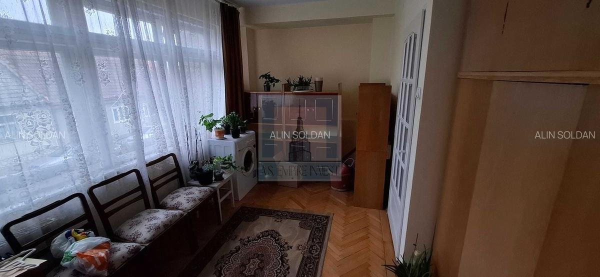 Apartament 3 camere in casa/vila, et. 1-zona Piata de Miercuri - 6