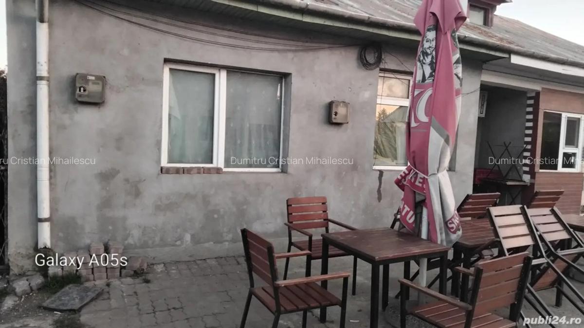 Casa cu 4 camere + magazin - 1
