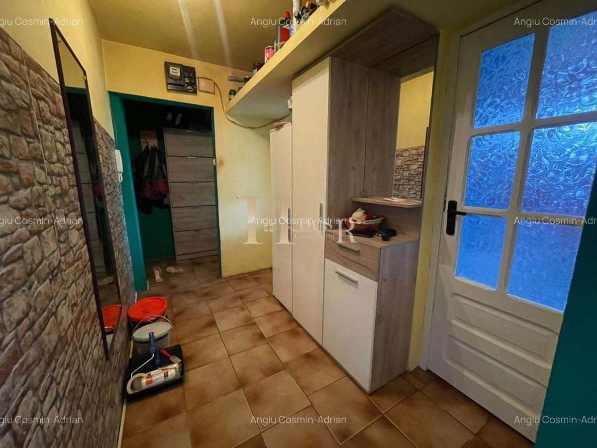 4 camere aproape de Spitalul Judetean. Etaj intermediar. Centrala proprie - 8