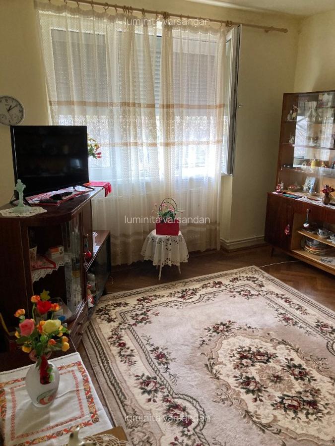 VAND APARTAMENT 2 camere - 58000 euro zona ultracentrala - 1