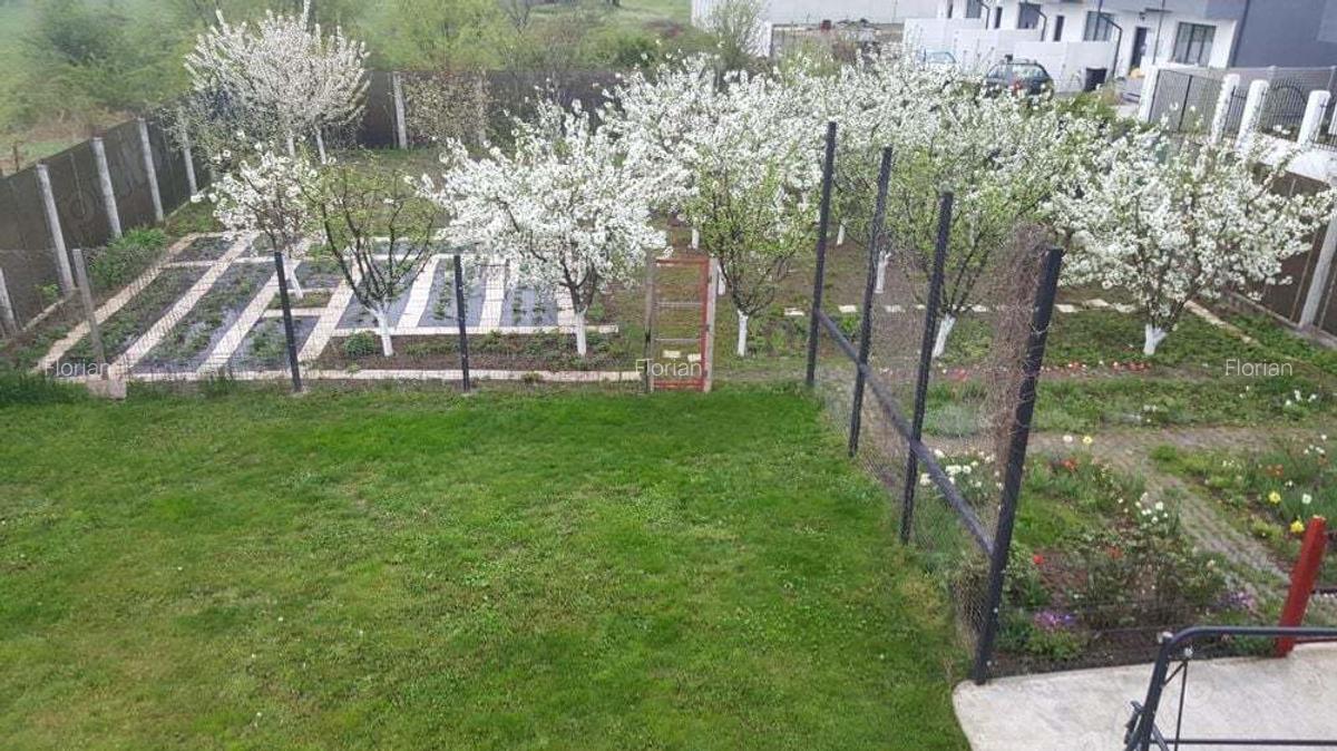 Particular vand casa individuala P+1+M in Bragadiru Independentei 9 camere - 2