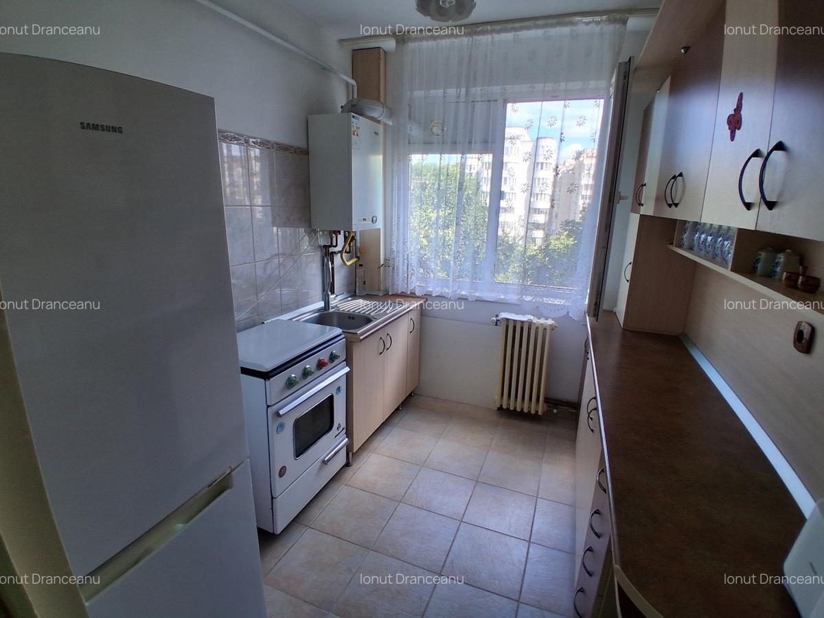 GARA CARREFOUR MARKET 2 CAMERE DECOMANDAT 54 MP  LIBER   COD 159463 - 1