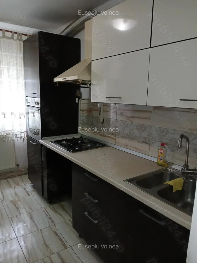 Inchiriez apartament 3 camere, etaj 3, zona Miramar - 5 Inchiriez apartament 3 camere, etaj 3, zona Miramar - 5