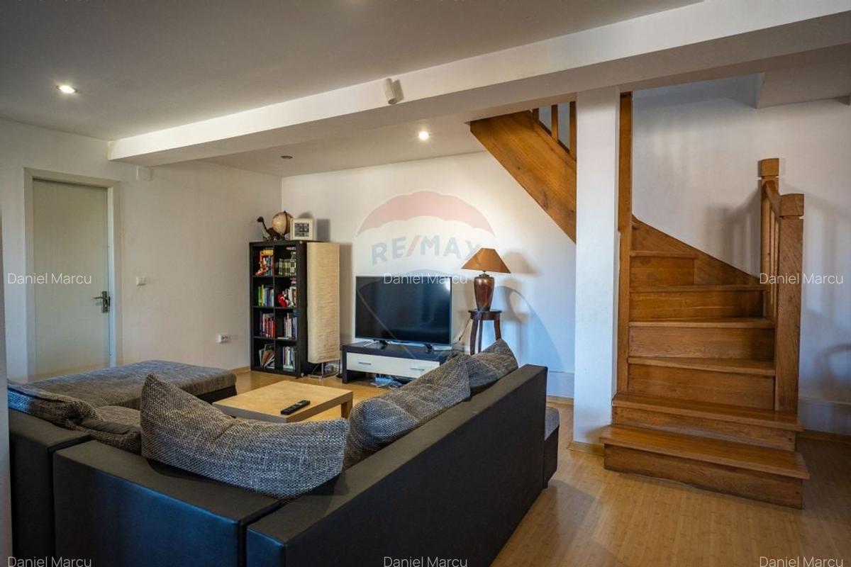 Casa / Vila de Vanzare - 4