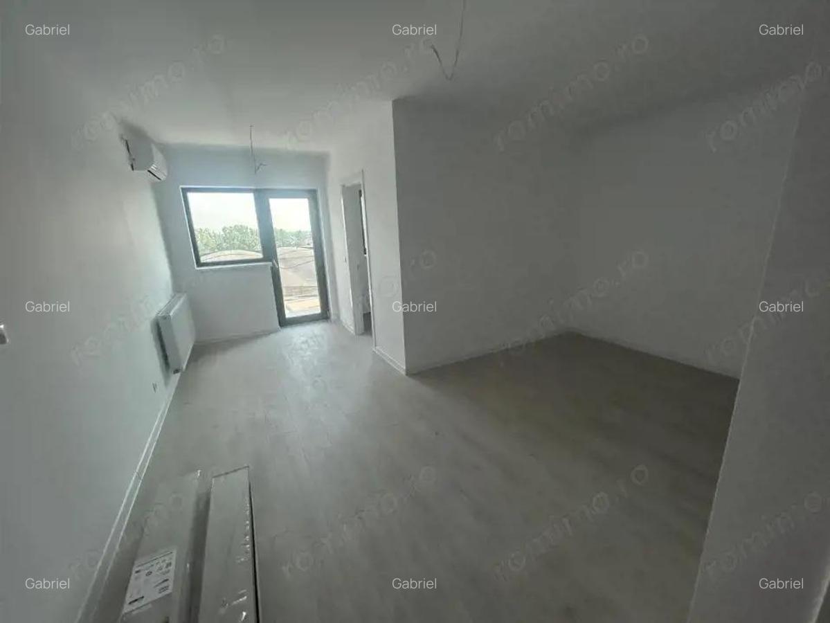 Garsoniera, 33mp + 6mp balcon, AC, metrou, bloc 2025, Hils Republica - 2