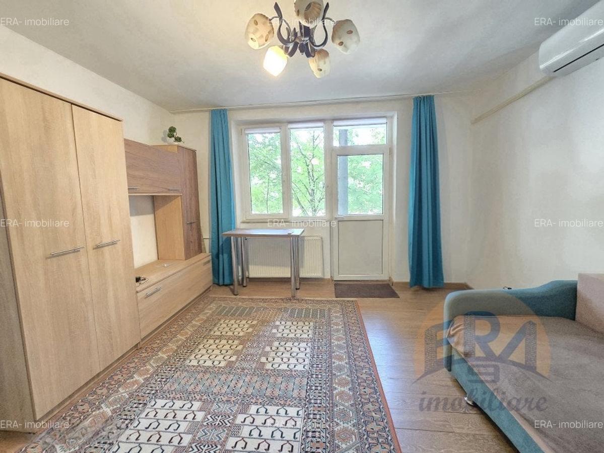 Apartament cu 3 camere decomandat, mobilat în Decebal - 8