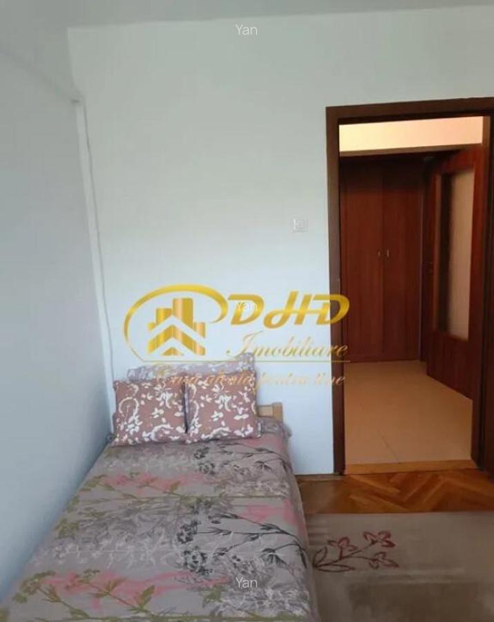 Apartament cu 3 camere situat la Lazar - 4