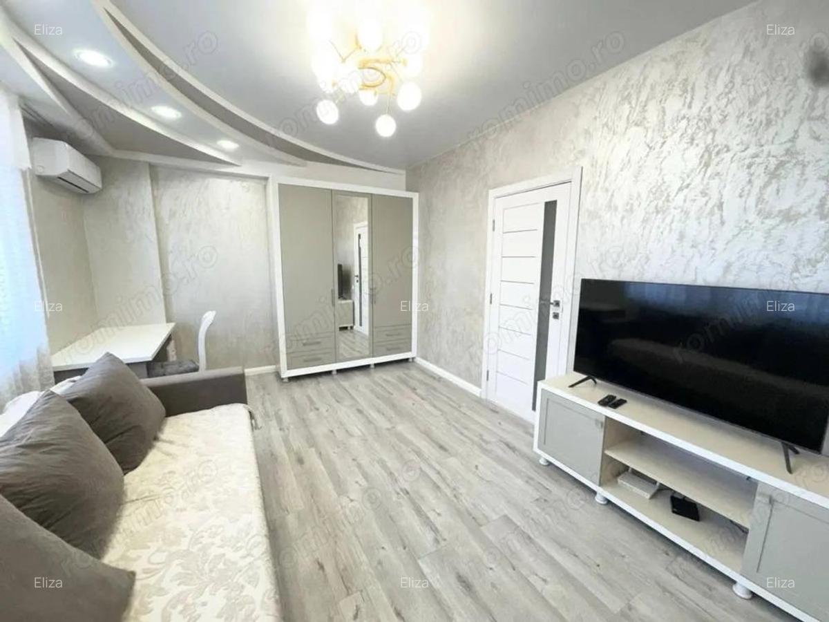 De vanzare apartament cu 2 camere decomandat zona Sagului - 2
