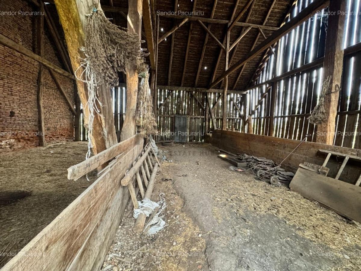 Casa cu teren generos de 1332 mp in centrul Feldioarei - 15