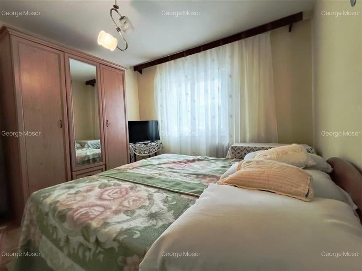 Apartament decomandat,zona de interes, potential ridicat,Calea Bucuresti,Astra,B - 3