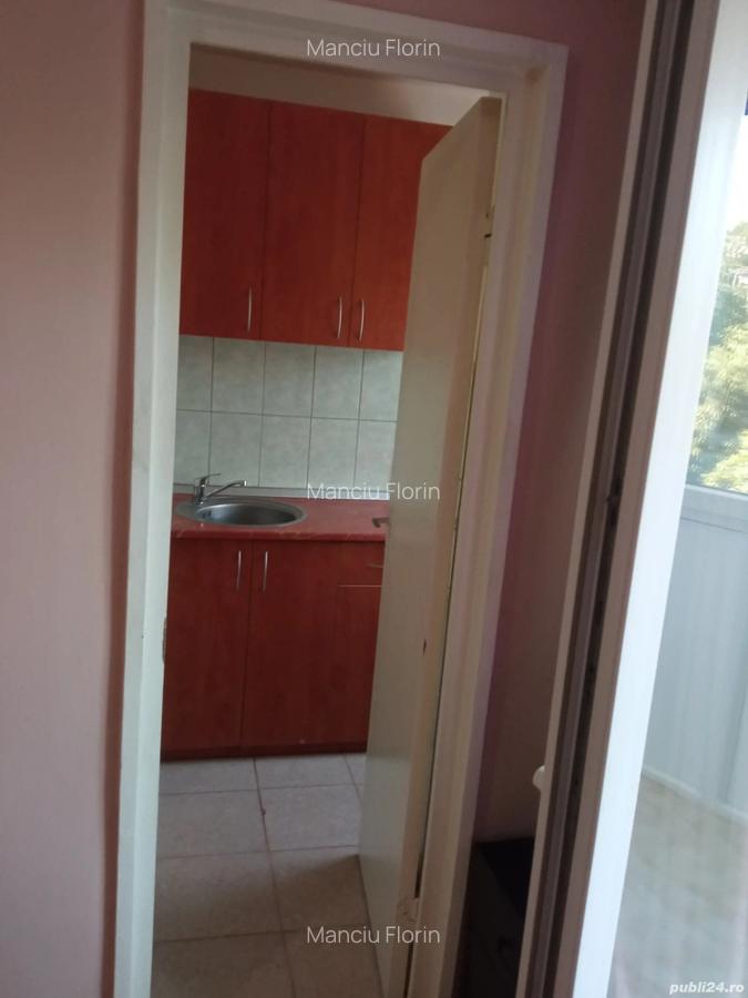 Dau in chirie garsoniera 900 lei - Oradea, str. Slatinei, et. 3 - 9