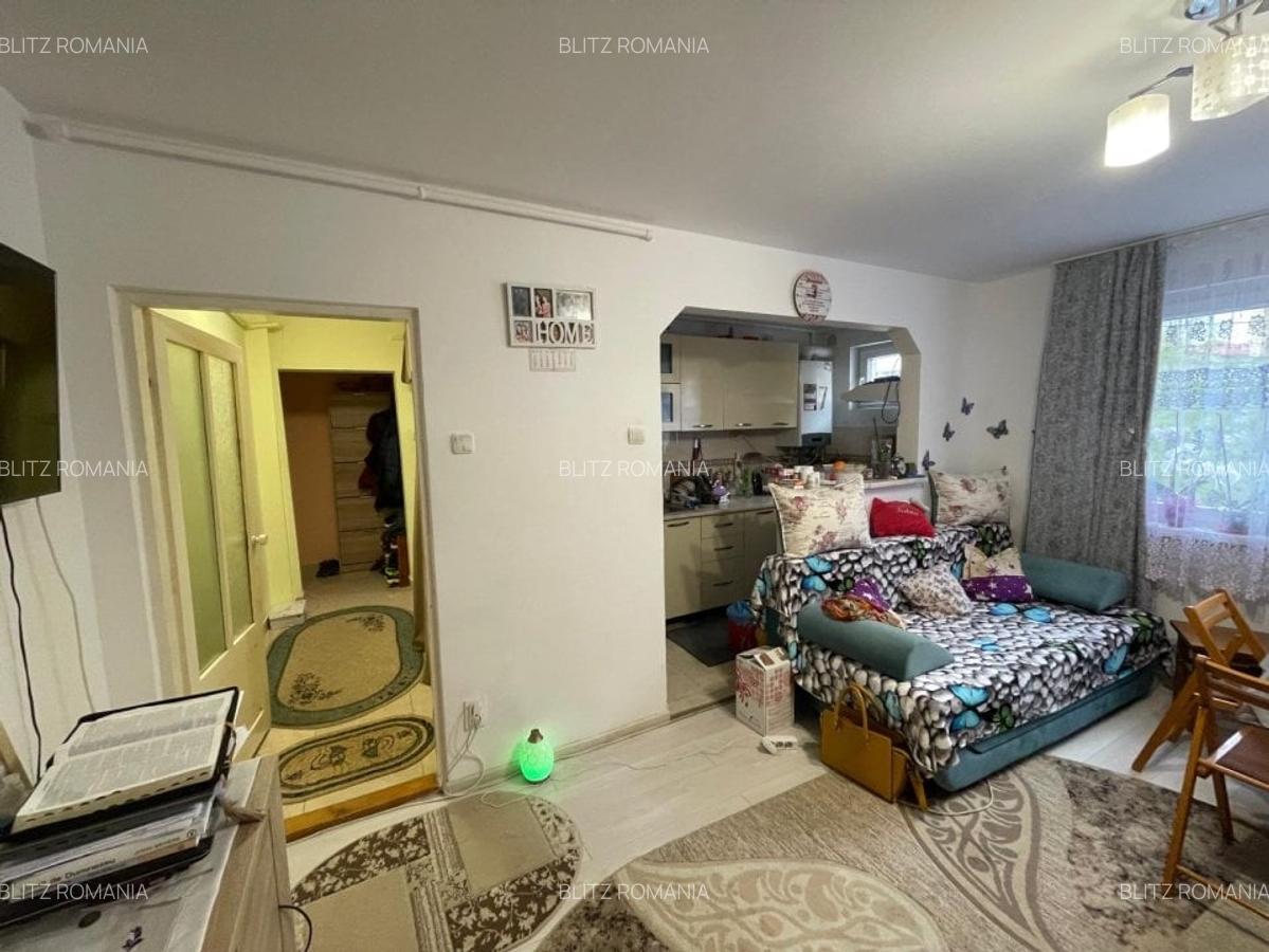 Apartament de vanzare cu 2 camere, 40 mp, zona Mall Hatvan - 1