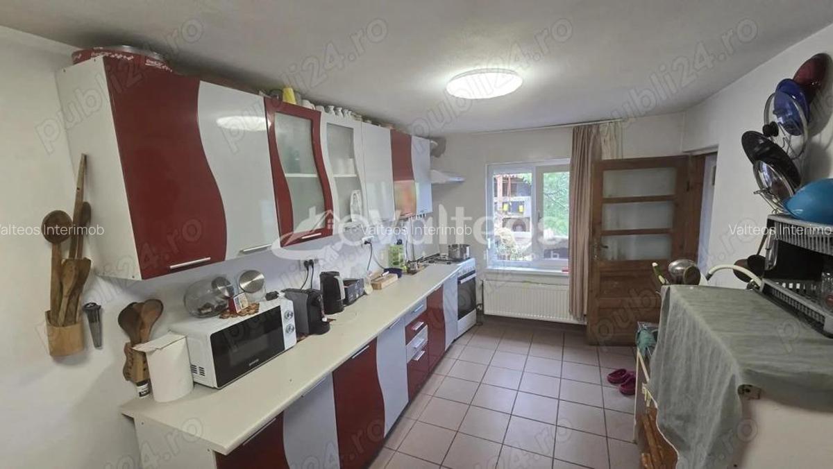 Resita, de vanzare casa, doua corpuri, teren 5800 mp, - 9 Resita, de vanzare casa, doua corpuri, teren 5800 mp, - 9