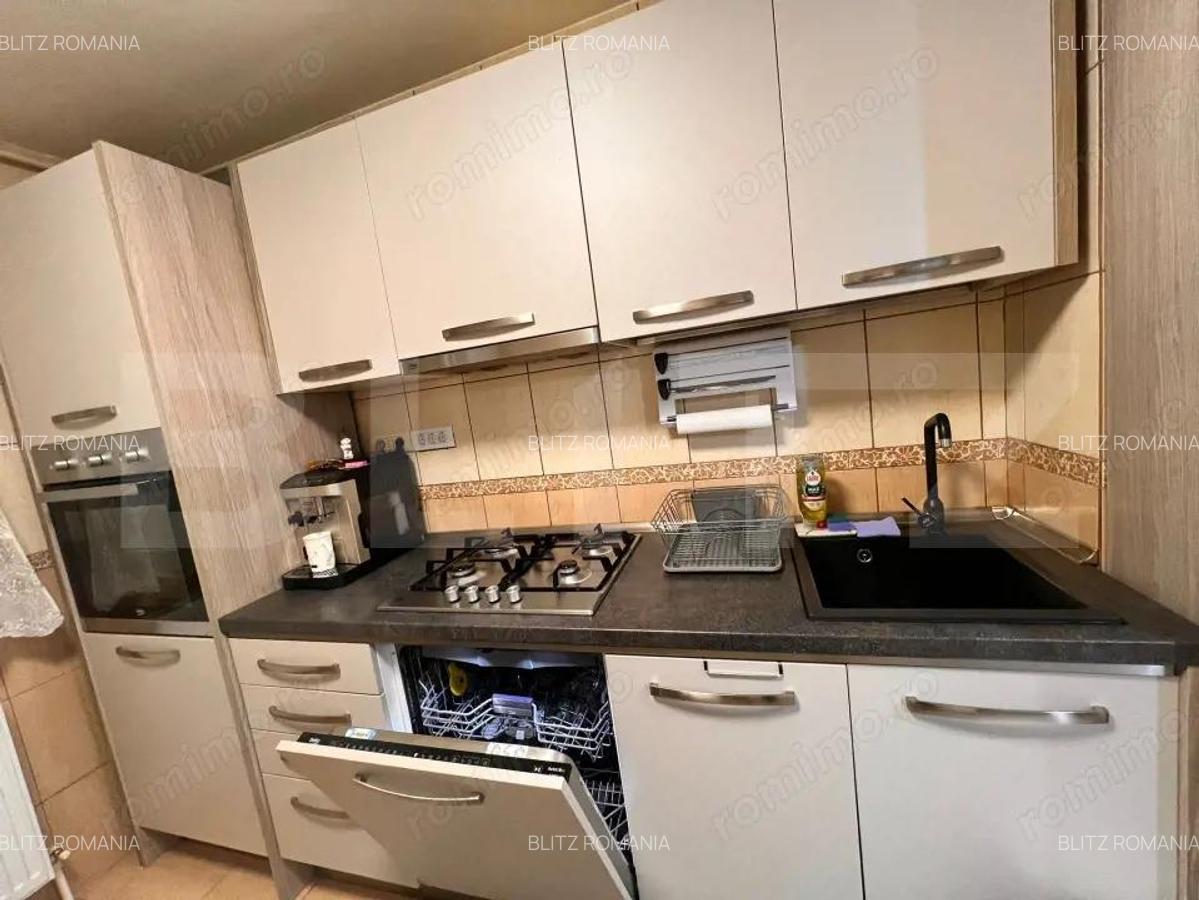 Apartament 4 camere mobilat si utilat-zona buna - 9