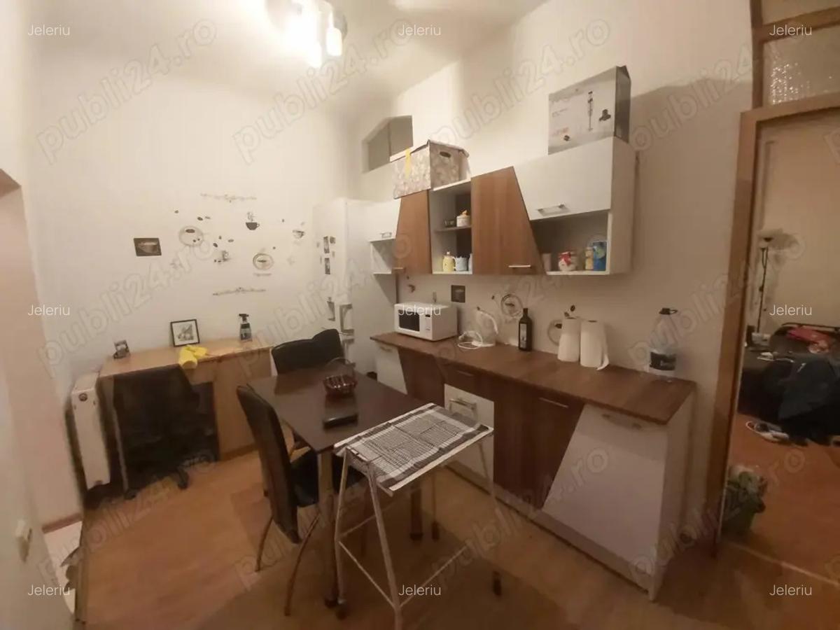 Vand garsoniera mobilata, etaj 1, la casa, zona centrala Sighisoara - 3
