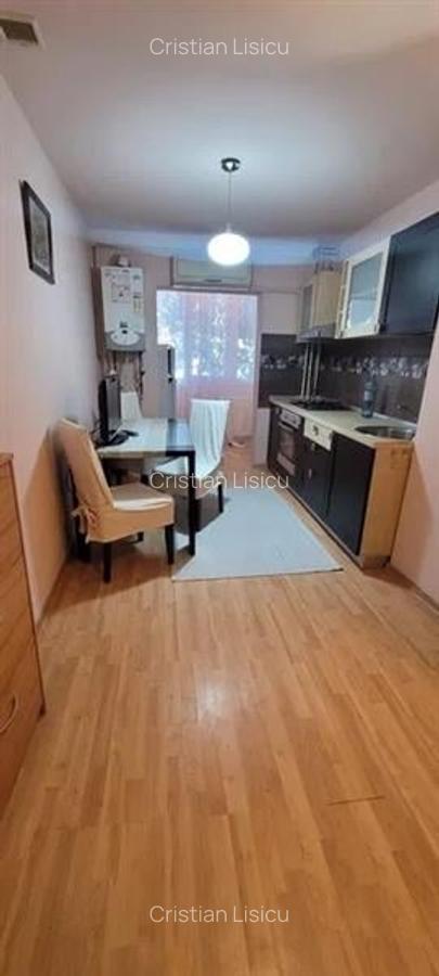 Zona Soarelui Apartament 4 camere la parter cu vedere pe 3 parti si centrala - 1