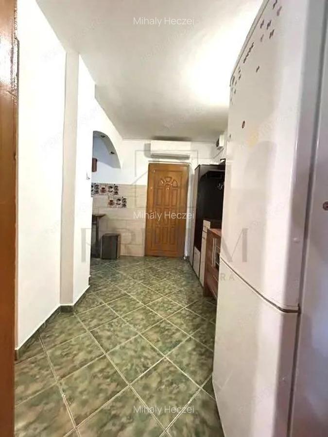 Apartament - Etaj Intermediar - Centrala Proprie - Clima - Decomandat - Zona Buziasului - 5