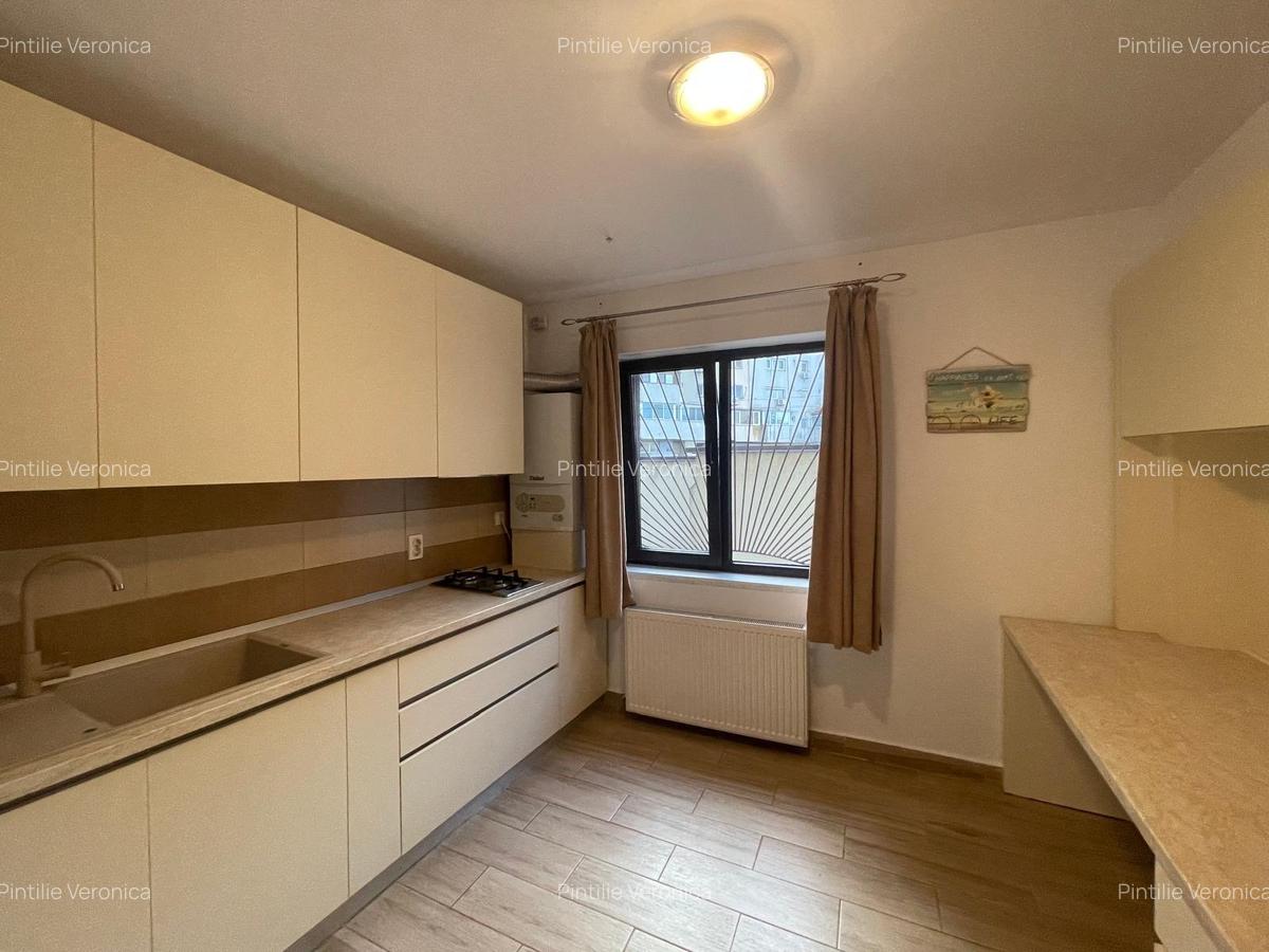 3 Camere Zona Faleza Nord Loc Parcare - 4