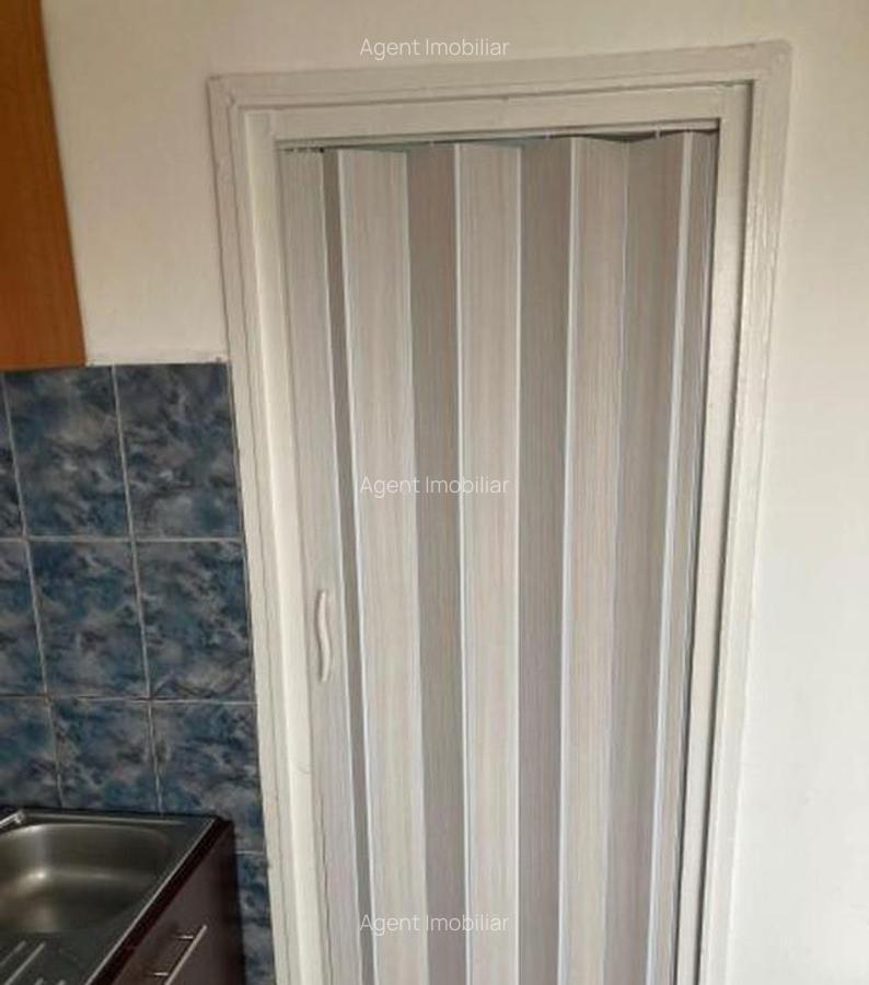 Dristor rond mihai bravu etaj 10 decomandat - 1