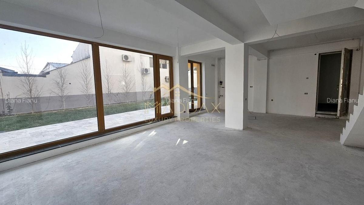 Apartament de vanzare 3 camere tip Duplex***Curte 110mp***Piata Domenii - 3